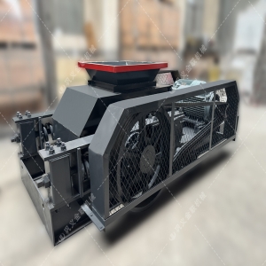 不挑食的 “實力派”:雙齒輥破碎機如何輕松應對礦石開采中的多樣物料??