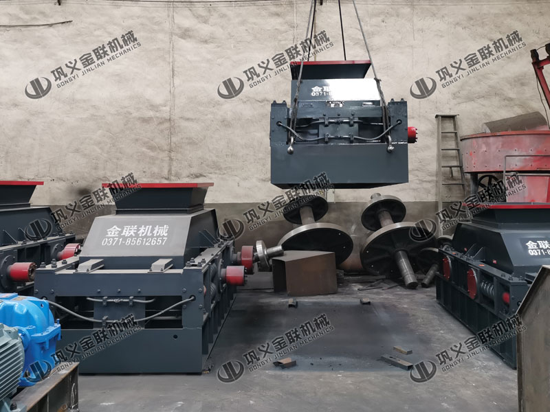 日產(chǎn)200噸玄武巖制砂機(jī)多少錢(qián)一臺(tái),有哪些型號(hào)合適? 日產(chǎn)200噸玄武巖制砂機(jī)多少錢(qián)一臺(tái),有哪些型號(hào)合適?