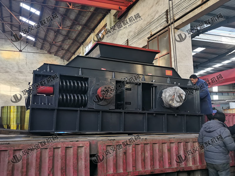 時(shí)產(chǎn)100噸對輥制砂機(jī)參數(shù)是多少，有哪些部分組成