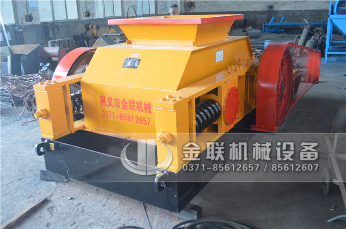 大型狼牙式破碎機(jī)在使用后要對(duì)各個(gè)部件進(jìn)行檢查 大型狼牙式破碎機(jī)在使用后要對(duì)各個(gè)部件進(jìn)行檢查