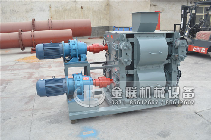 四輥式制砂機(jī)的齒輥磨損了能換嗎，怎么換？