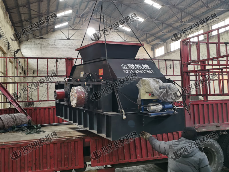 液壓對(duì)輥破碎機(jī)相較于彈簧對(duì)輥破碎機(jī)有什么區(qū)別呢？