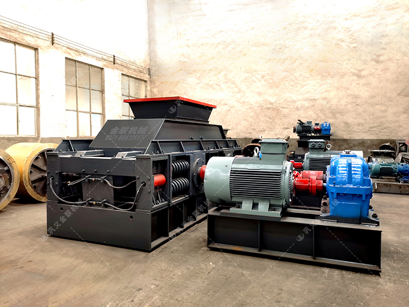 2PG1500X800大型對輥破碎機發貨圖片_發往陜西漢中_破碎石英砂