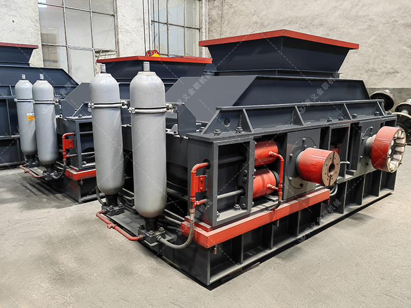 液壓對輥制砂機破碎一噸瓜米石，能出多少砂子？