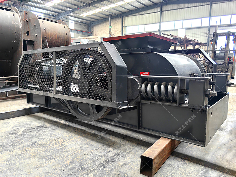 煤矸石雙齒輥破碎機產(chǎn)能多少?多少錢? 煤矸石雙齒輥破碎機產(chǎn)能多少?多少錢?