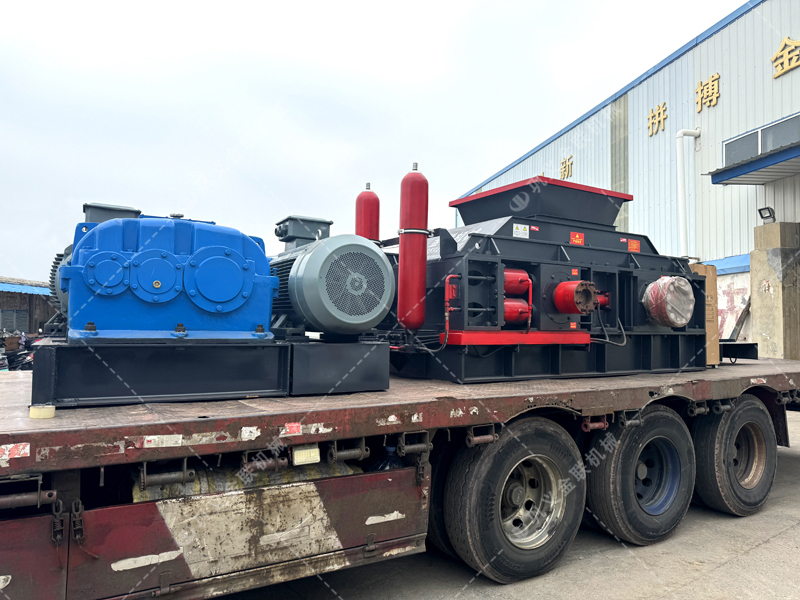 對輥制砂機(jī)在河卵石生產(chǎn)線中,如何與給料機(jī)、顎破協(xié)同? 對輥制砂機(jī)在河卵石生產(chǎn)線中,如何與給料機(jī)、顎破協(xié)同?